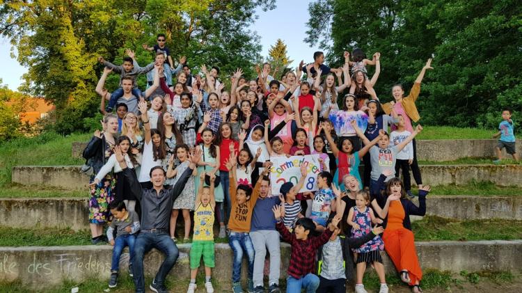 Die Schulen des Friedens stärken die Integration durch Freizeiten in verschiedenen deutschen Städten